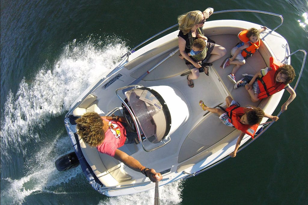 BellagiorentaBoat Bellagio Travel Guide